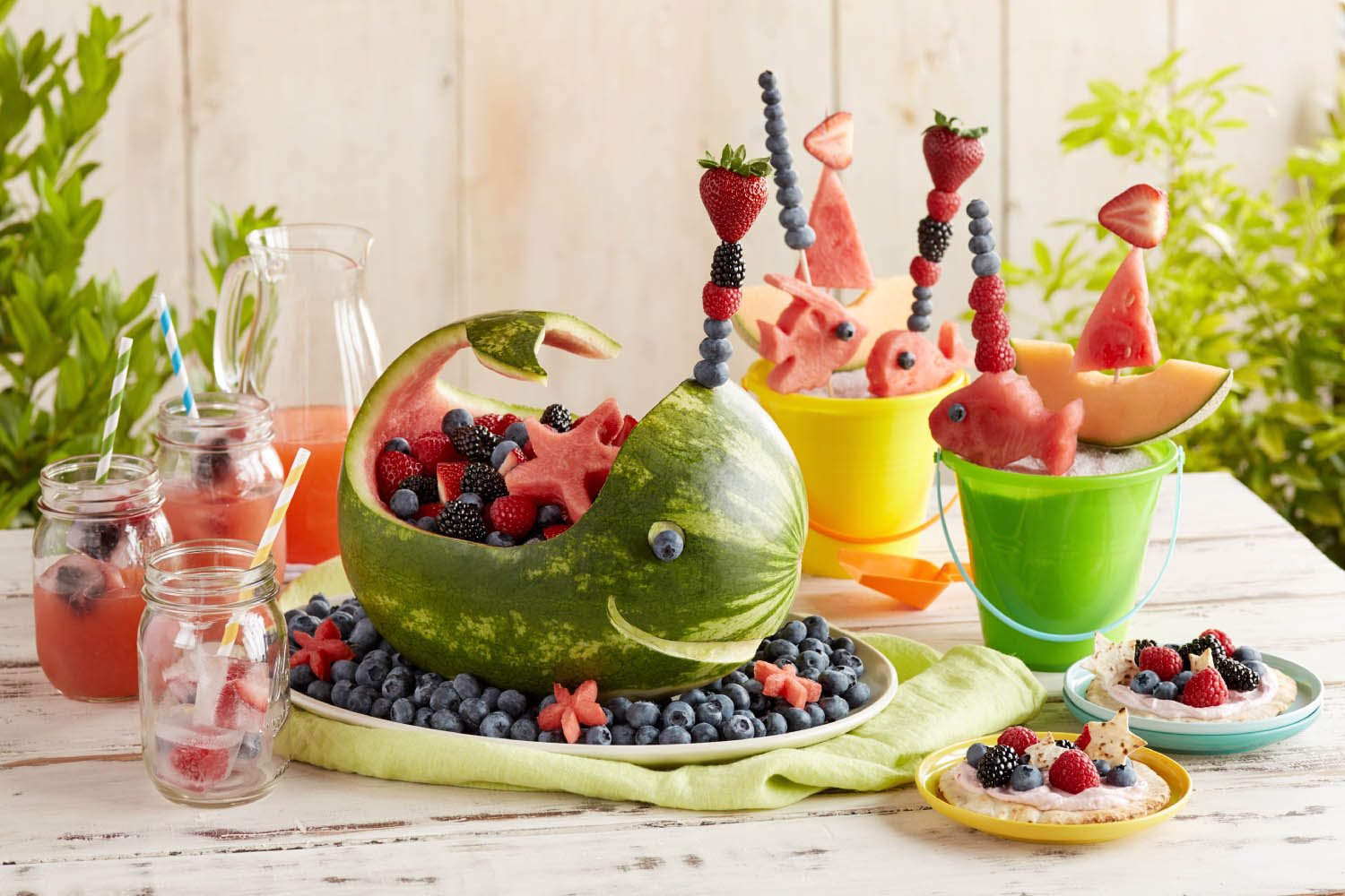 Berry Melon Fruit Bowls & Easy Summer Party Prep ⋆ Sprinkle Some Fun