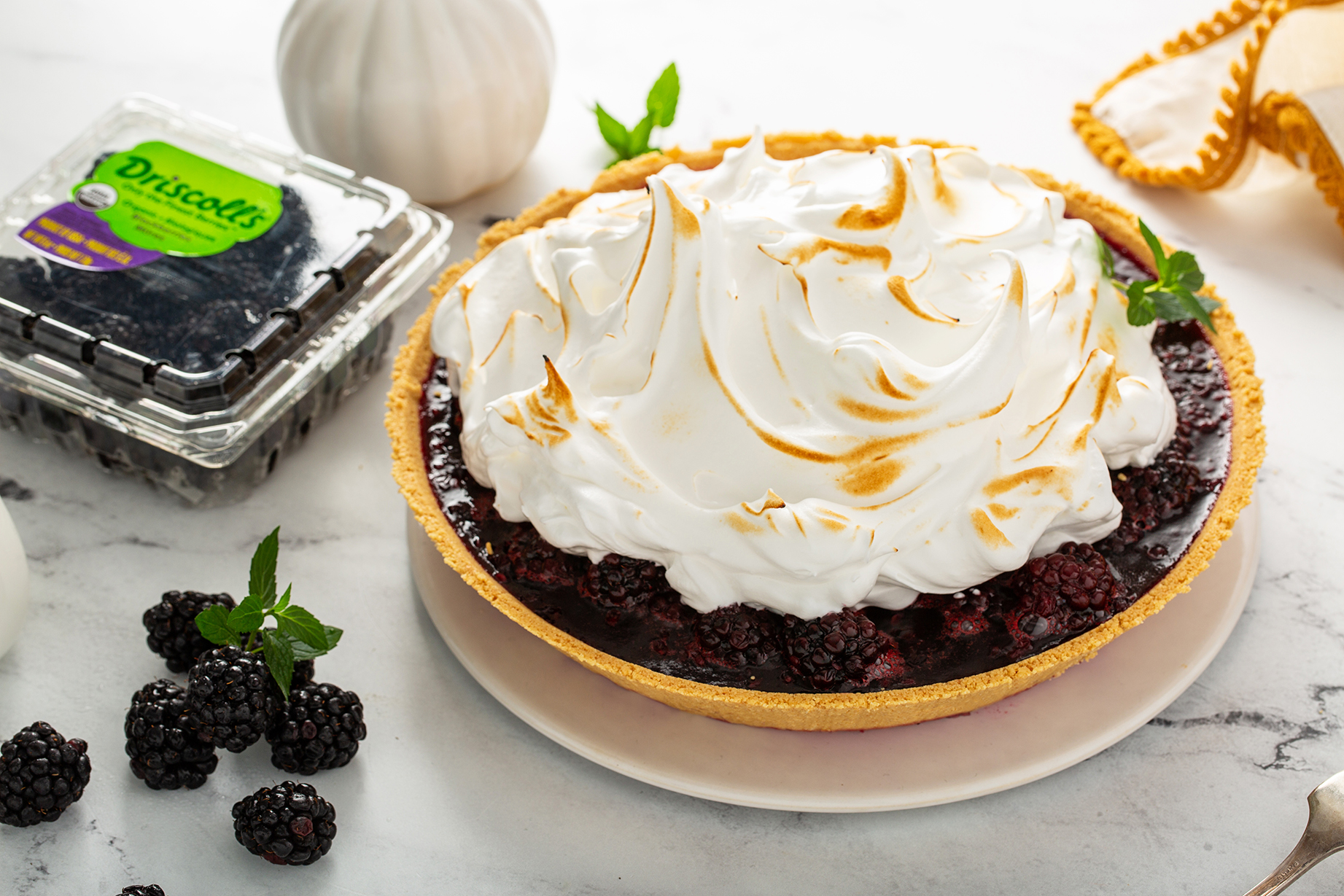 Sweet Blackberry Meringue Pie | Driscoll&rsquo;s