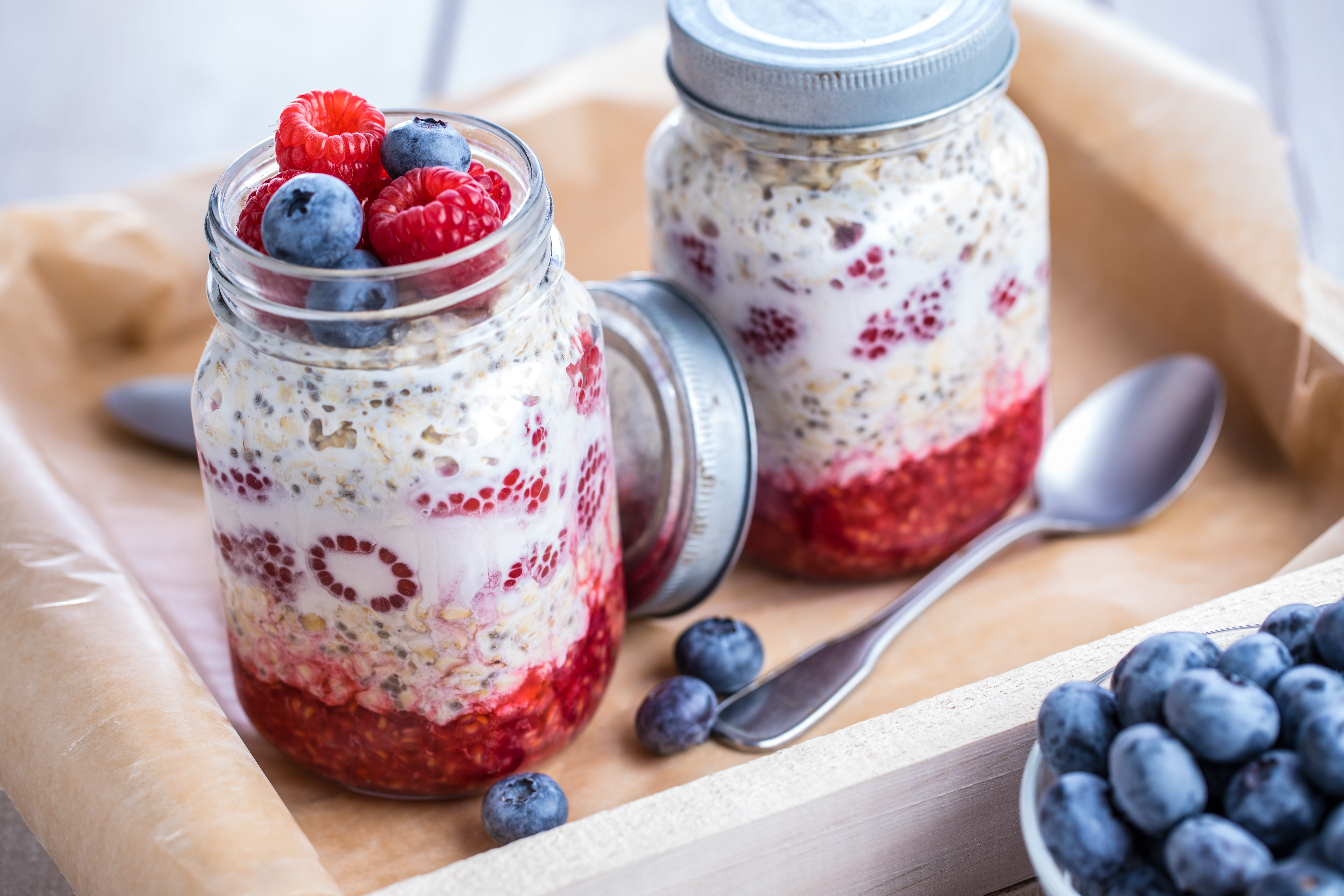 Breakfast in a Jar - Overnight Oats with Berries