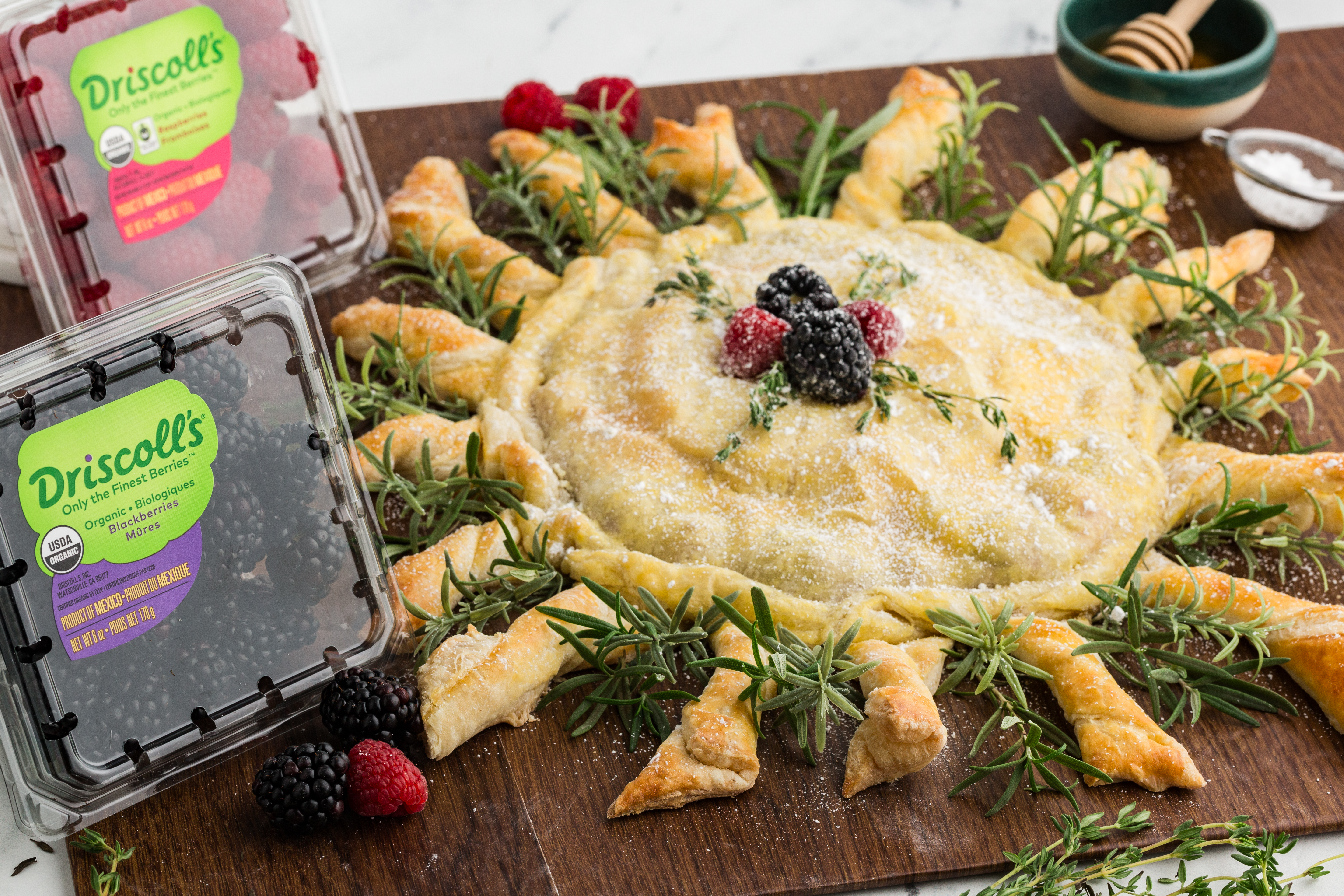 Brie and Berry Puff Pastry Wreath