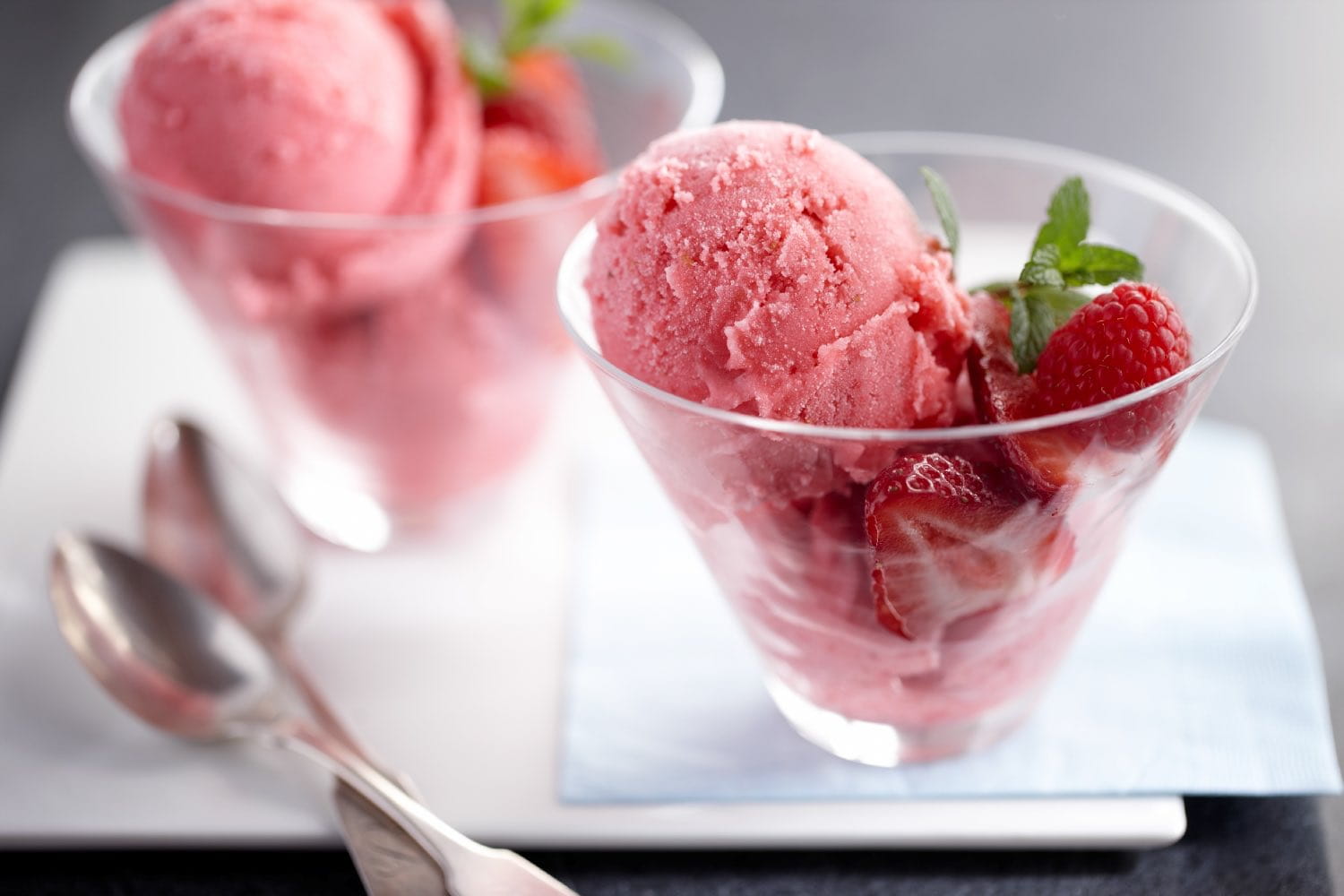 Yogurt ice cream strawberry Strawberry Frozen