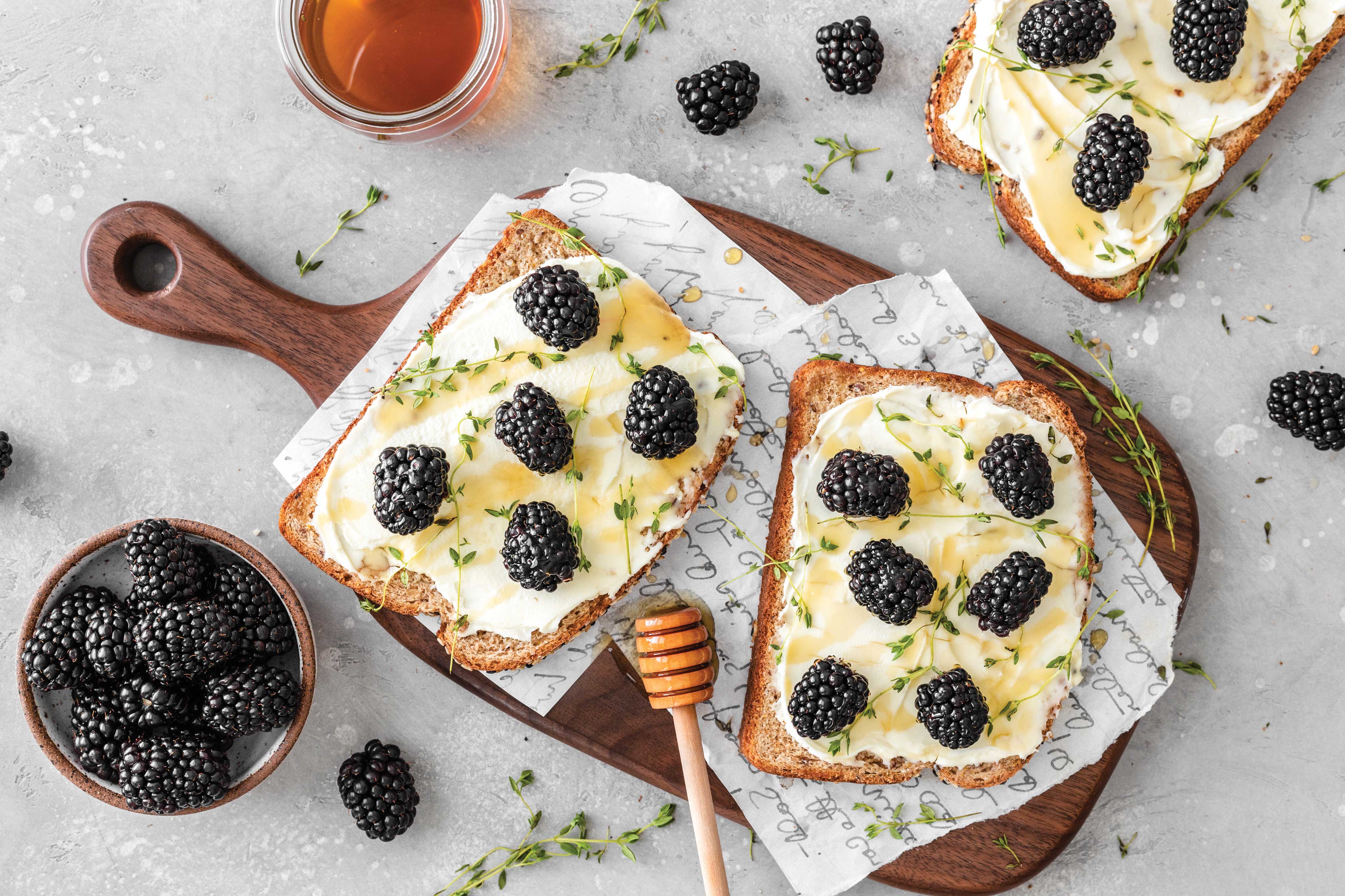 Blackberry Toast with Honey Mascarpone Cheese