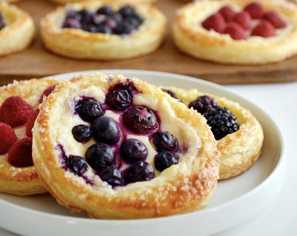 Berry and Cream Cheese Breakfast Pastries 