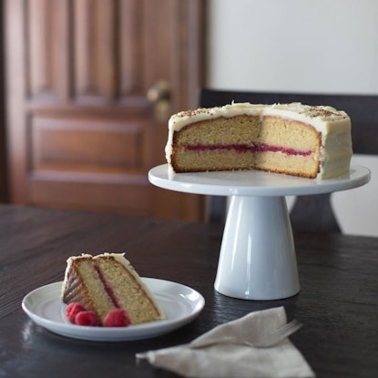 Layer cake with roasted raspberries